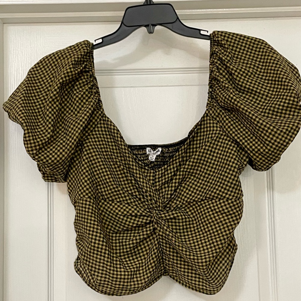 EUC Checkered Crop Top